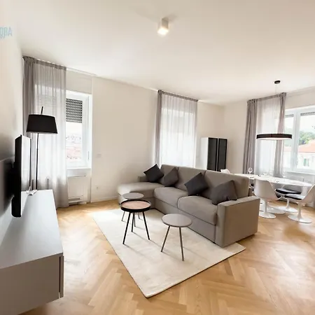 Апартаменты Carducci 29 Tirabora Short Rent Триест