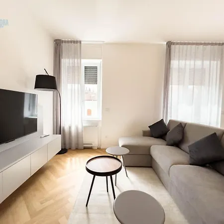 Carducci 29 Tirabora Short Rent Триест